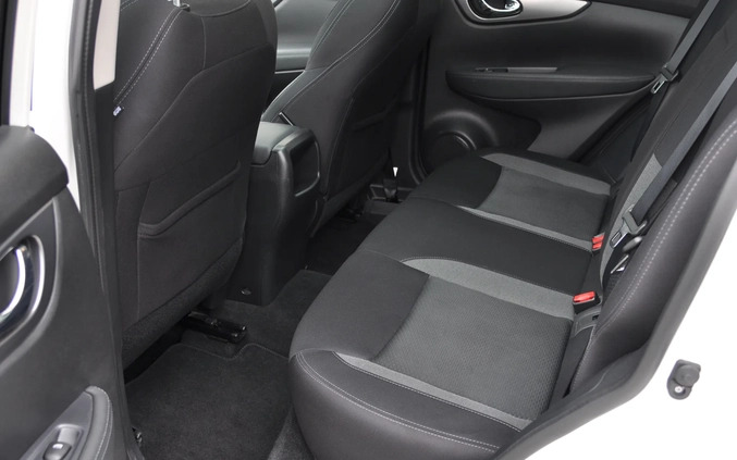 Nissan Qashqai cena 83500 przebieg: 82630, rok produkcji 2019 z Działoszyn małe 326
